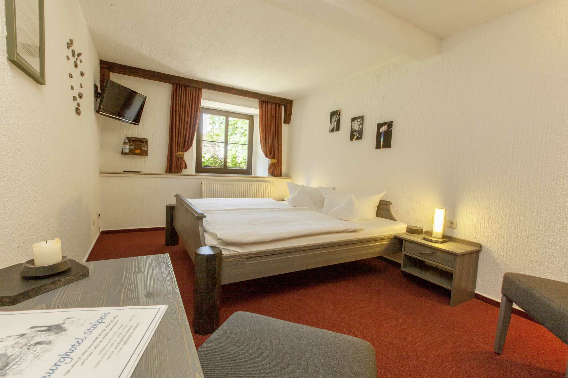 Zimmer Lausitzer Granit - Stolpener Steine