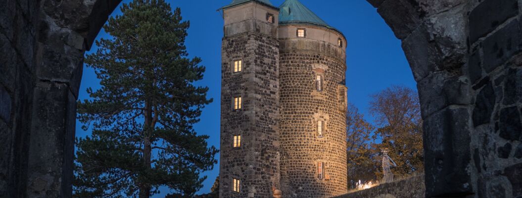 Burgturm Stolpen nachts